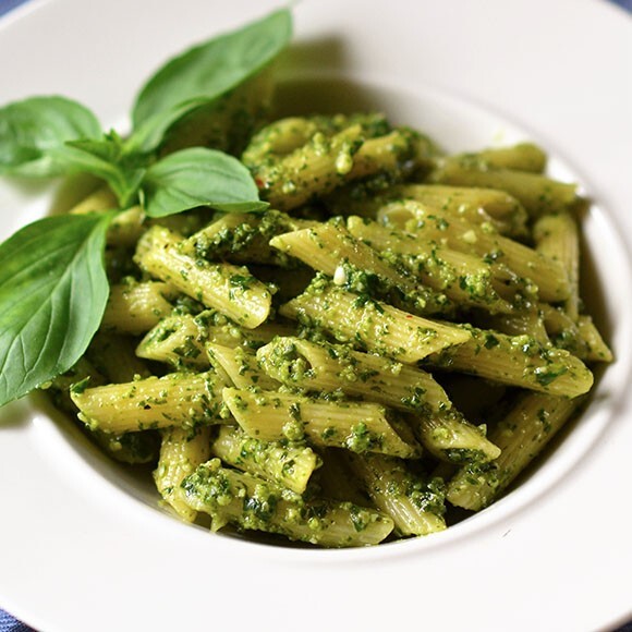 Pesto Soslu Tavuklu Penne