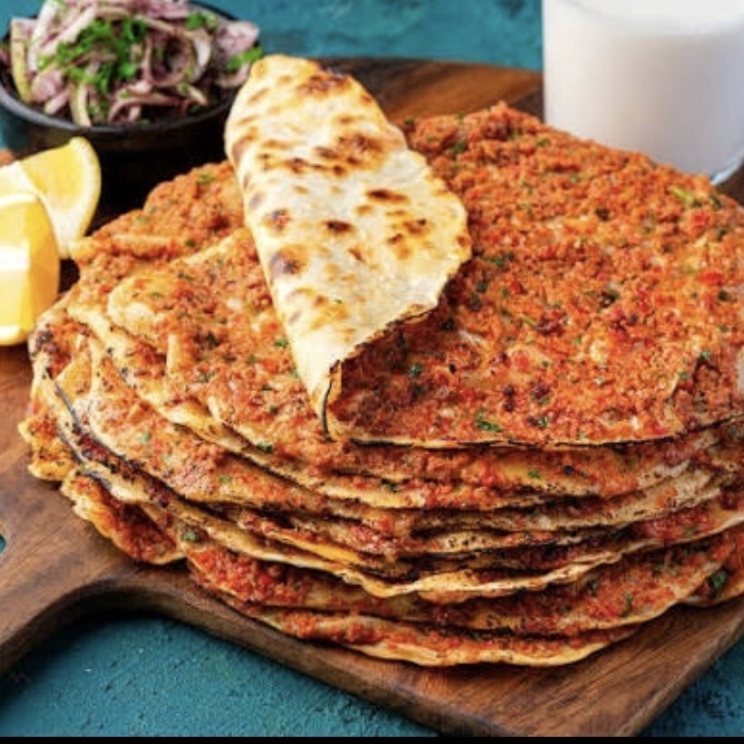 4 Lahmacun Ve 1 Litre Ayran