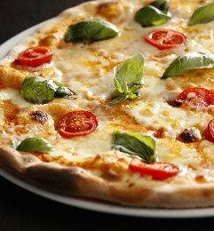 Suda Mozzarellalı Pizza