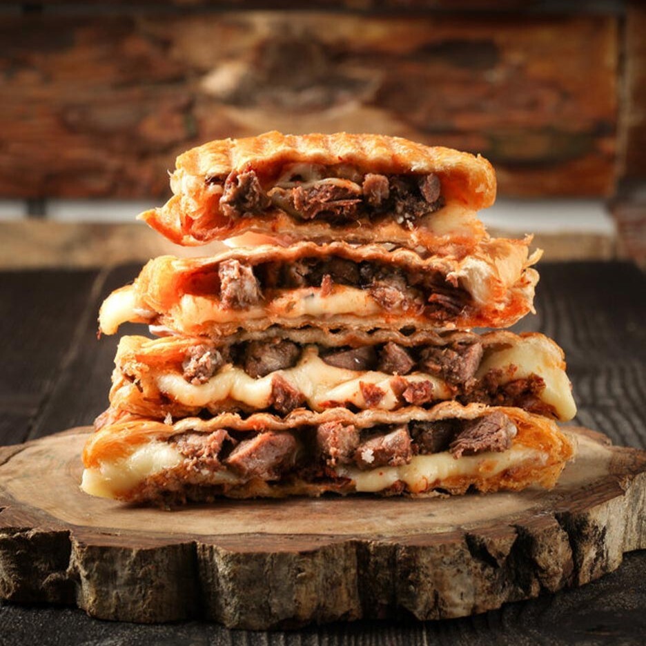 Sanayi Tipi Kavurmalı Kaşarlı Tam Somun Tost