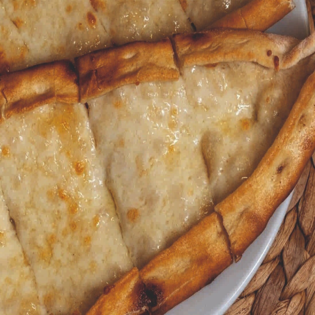 Kaşarlı Pide