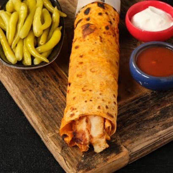 Garlic Sarımsak Soslu Dön Dön VIP Tavuk Döner Dürüm (70 Gr)