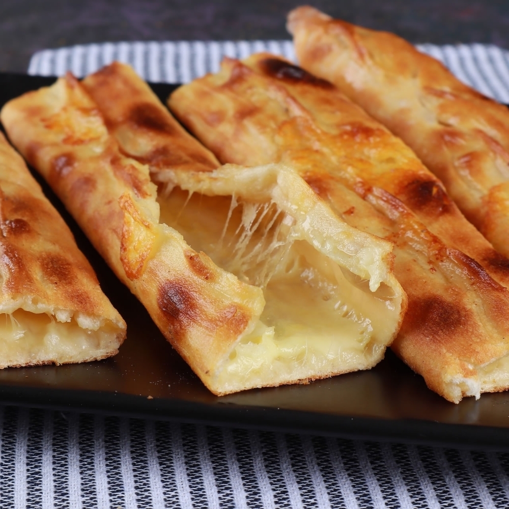 Kaşarlı Pide (1,5 Porsiyon)