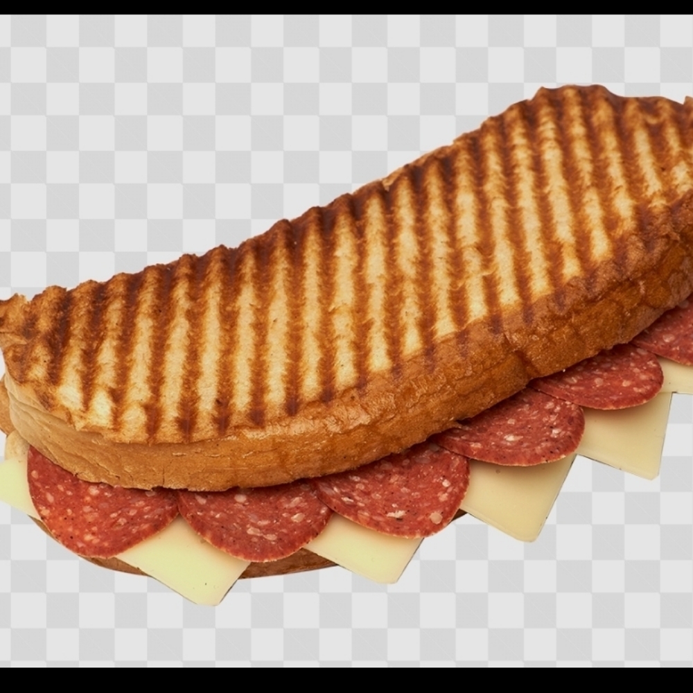 Ayvalık.ekmeğine sucuk(dana) kaşarlı tost.