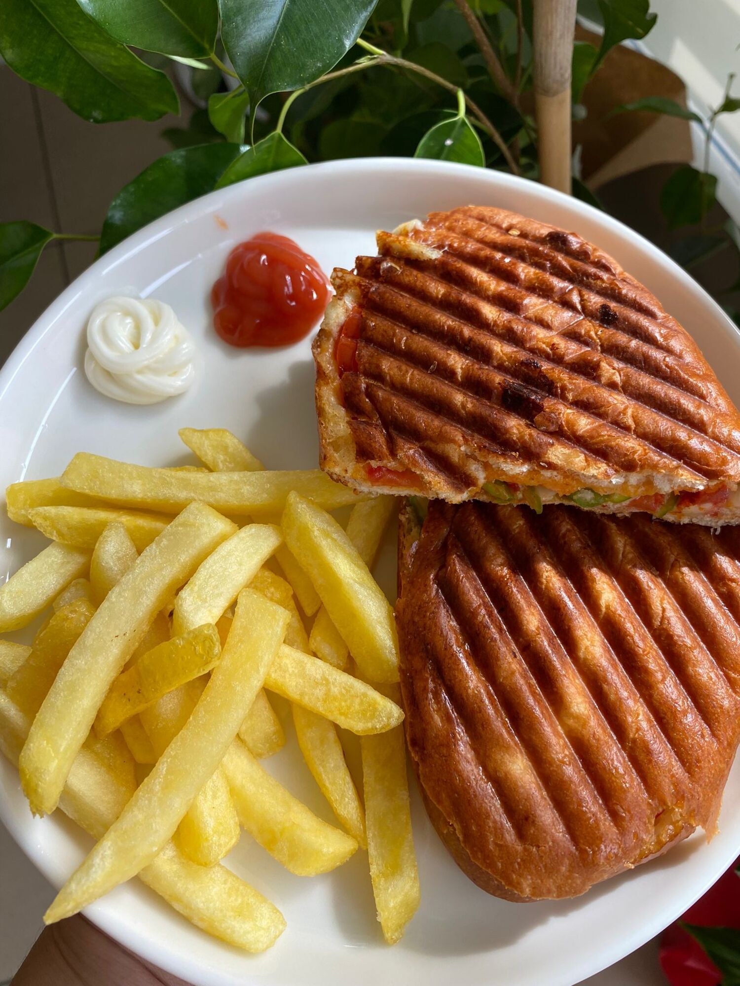 Sucuklu Kaşarlı Tost