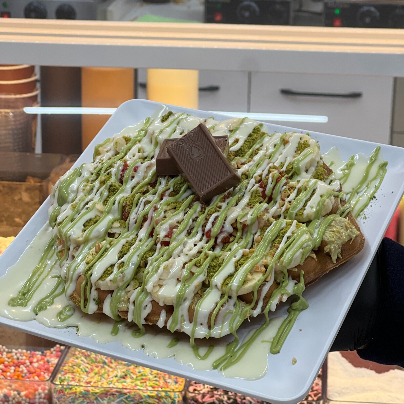 Dubai Çikolatalı Tabak Waffle