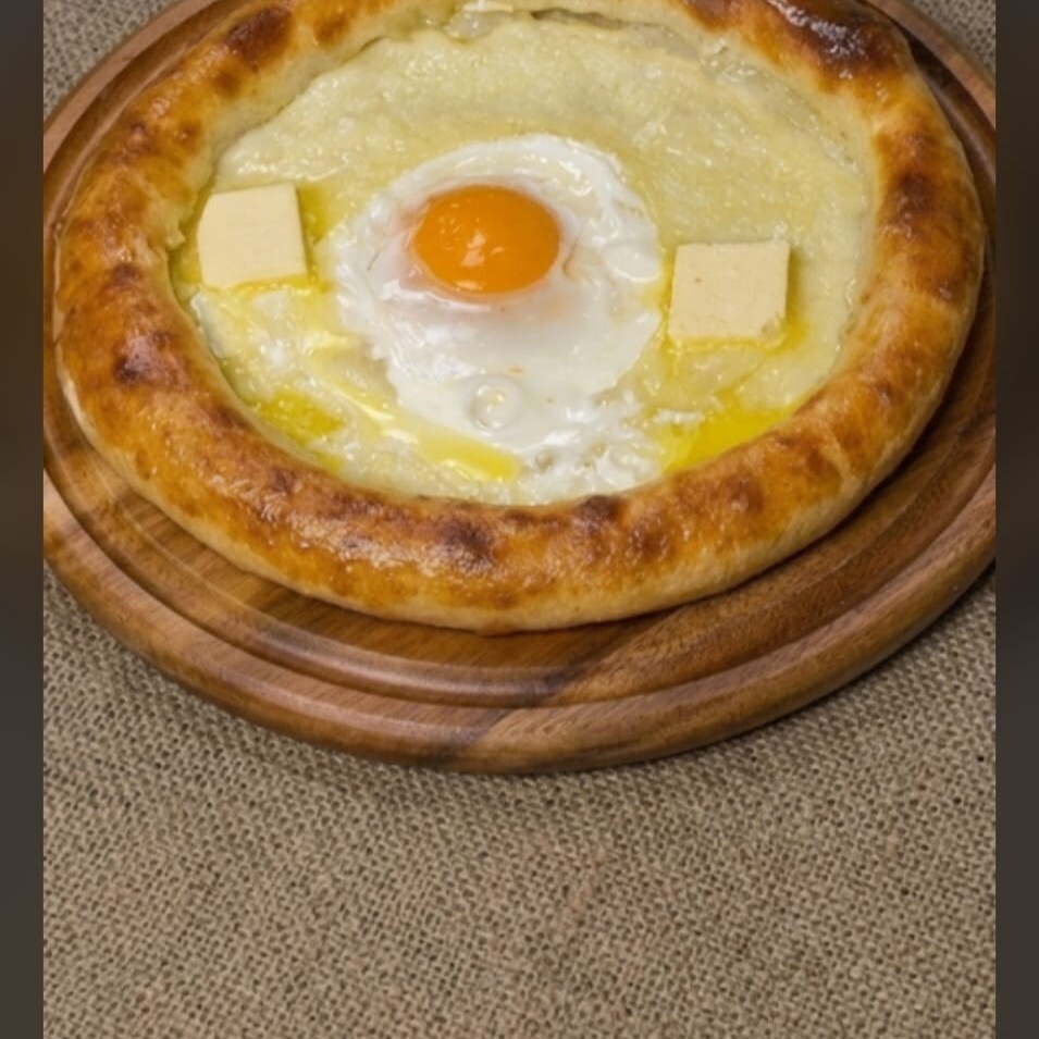 Tereyağlı Kaşarlı Yumurtalı Pide