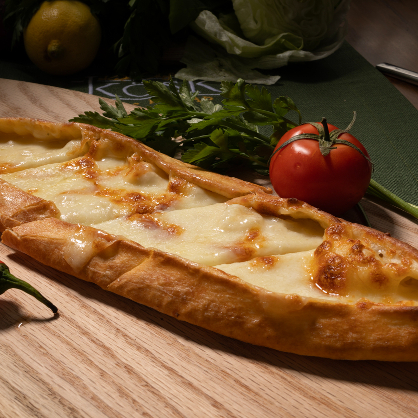 Fıstık Peynirli Pide