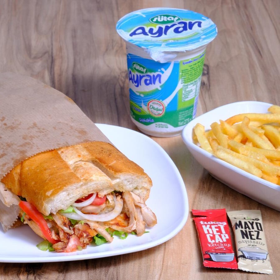Ekmek Arası Tavuk Döner (110 gr.) & Patates Kızartması Menü