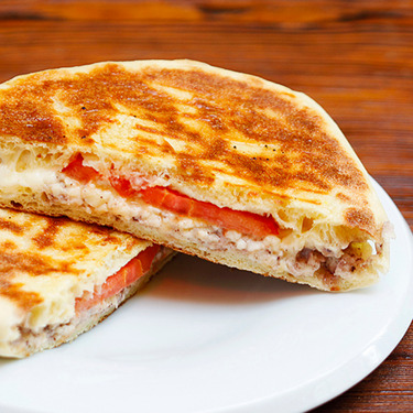 Domatesli Bazlama Tost