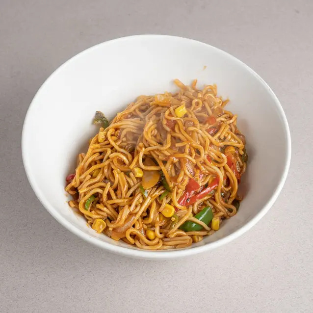 Sebzeli Noodle Üstü Mançurya Usulü Tavuk
