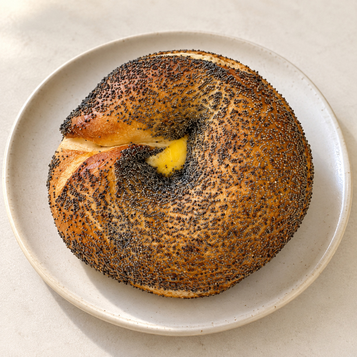 Haşhaşlı Üç Peynirli Bagel