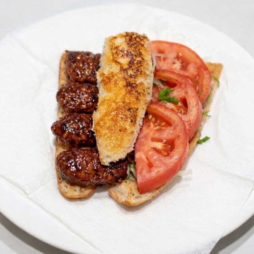 Çeyrek Ekmek Arası Izgara Köfte