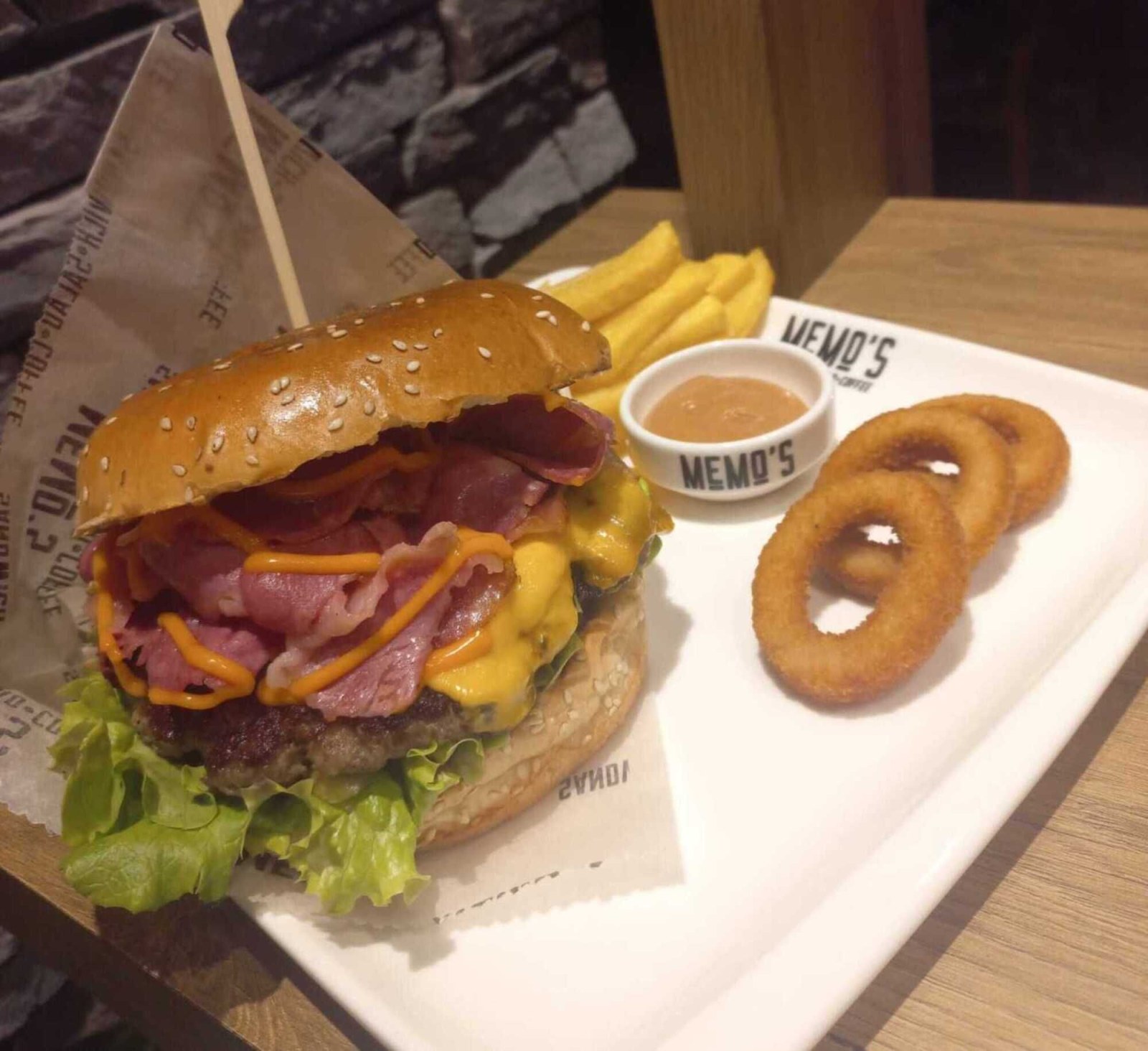 Dana Fümeli Burger