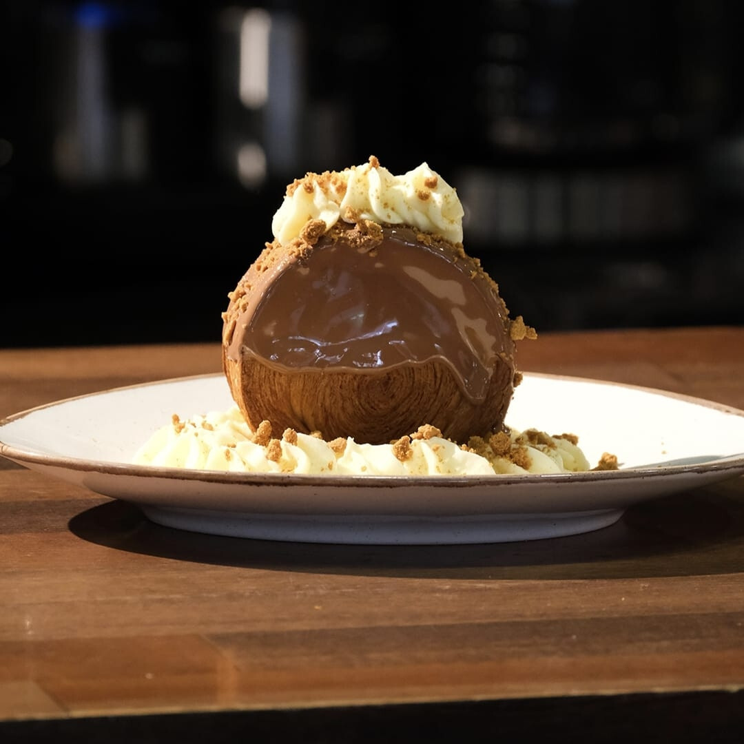 Lotuslu Choco Roll Kruvasan