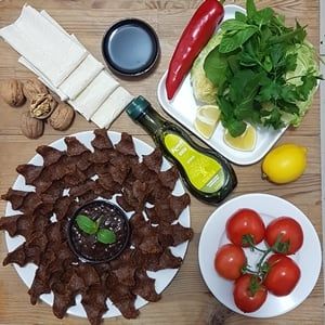 1 KG EL ILE YOĞRULAN ZEYTİNYAĞLI ACILI ÇİĞKÖFTE