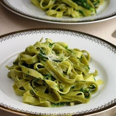 Ispanaklı Bademli Fettuccine