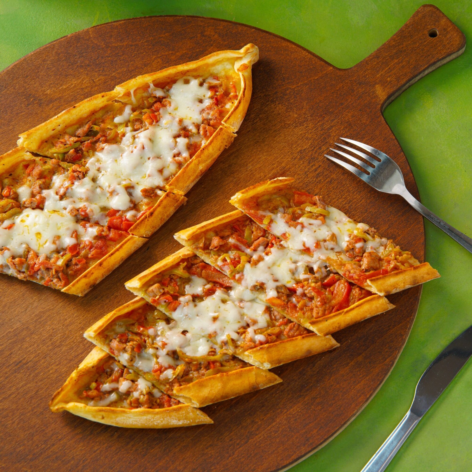 Kuşbaşılı Yumurtalı Pide