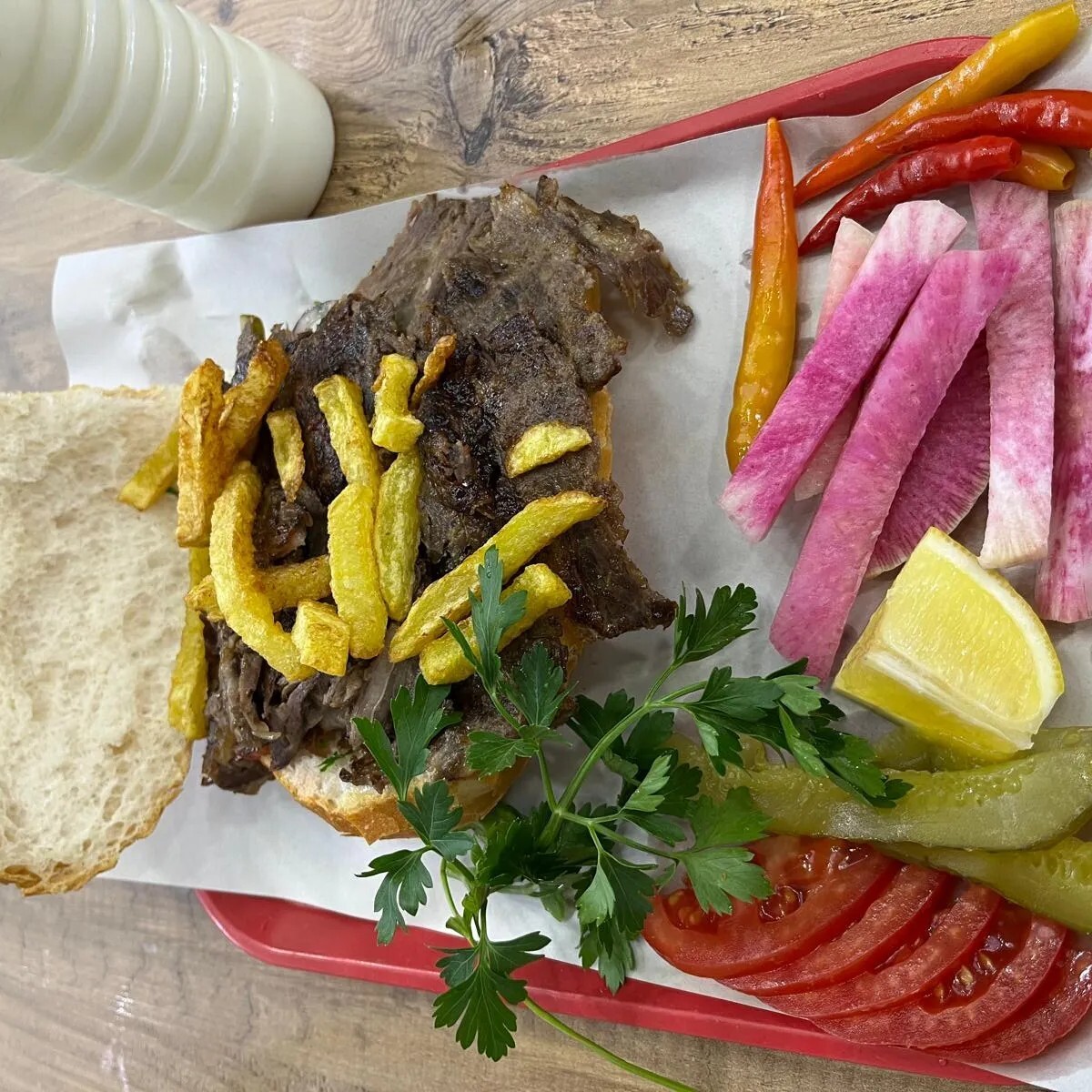 Somun Ekmek Arası Et Döner