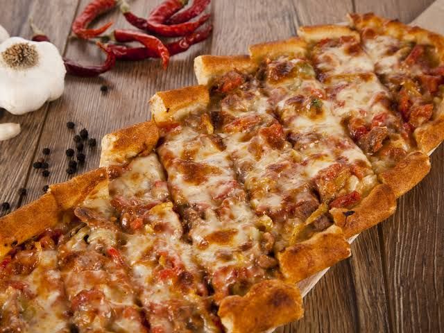 Kuşbaşı Kaşarlı Pide