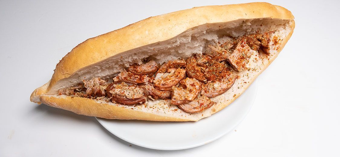 Tam Ekmek Arası İzmir Usulü Kuzu Kokoreç