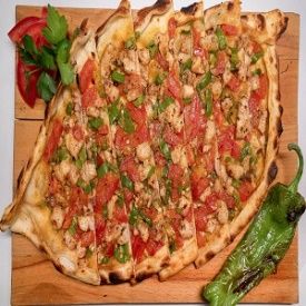 Odun Ateşinde Sebzeli Tavuklu Pide