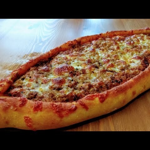 Kuşbaşılı Kaşarlı Pide