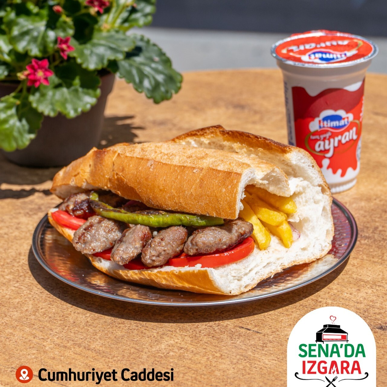 Ekmek Arası Köfte Ayran Menü