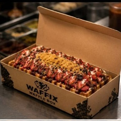 Waffix Box Çilek Şöleni