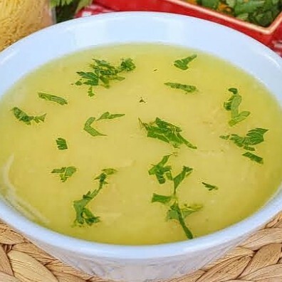 Şehriyeli Tavuk Suyu Çorbası