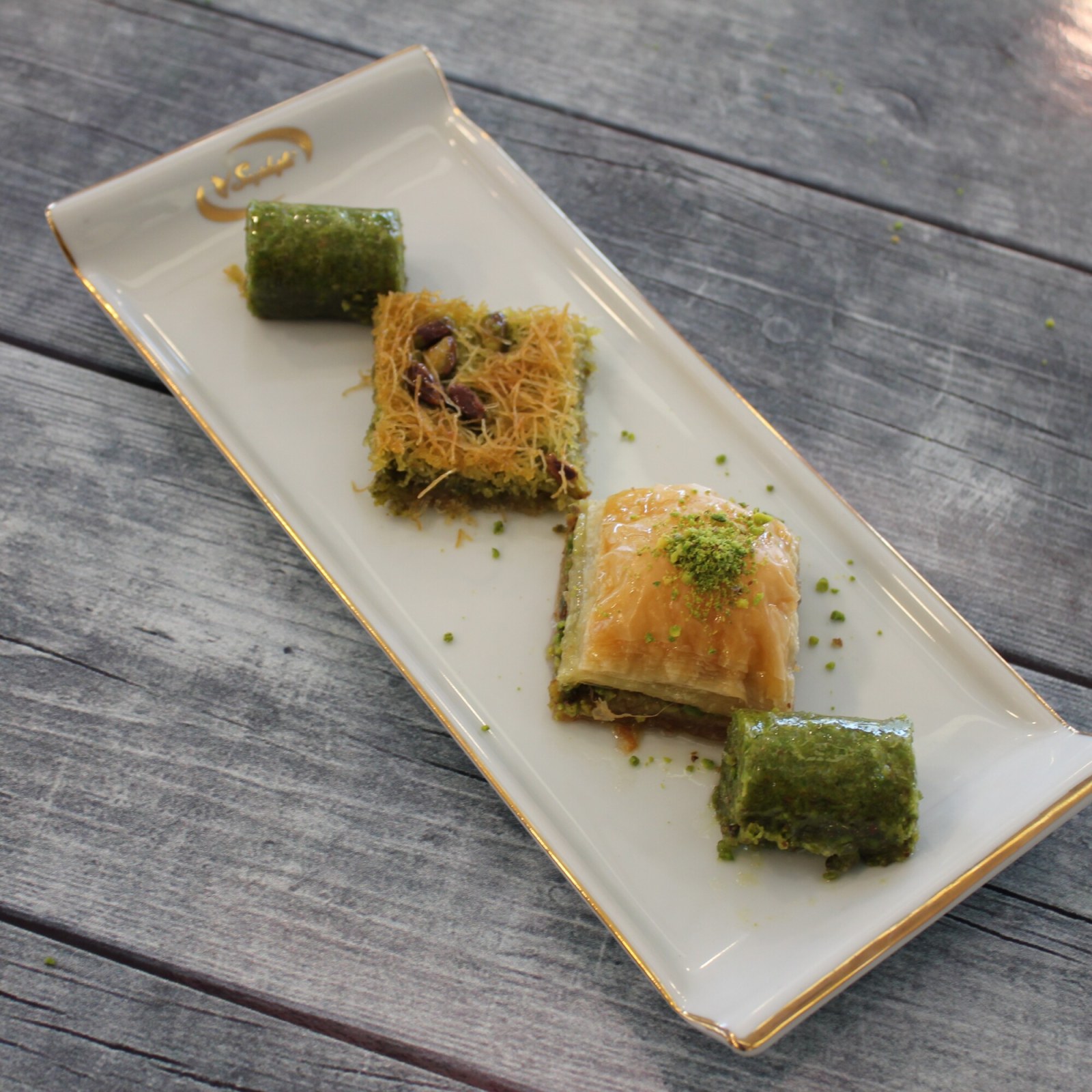 Fıstıklı Karışık Baklava 1KG