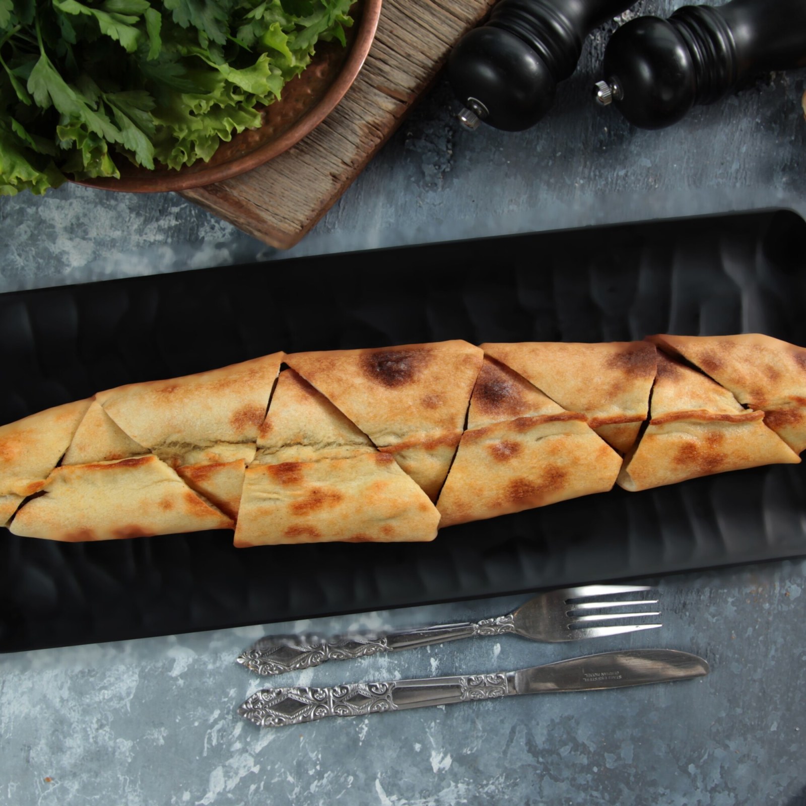 Kavrulmuş Kıymalı Pide