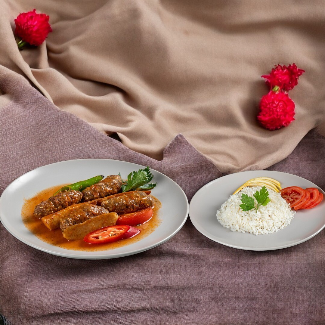 Hafize Ana Usulu İzmir Köfte ve Pirinç Pilavı