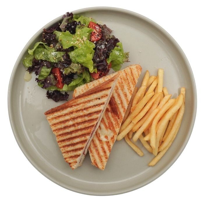 Fume Etli Ve Peynirli Tost