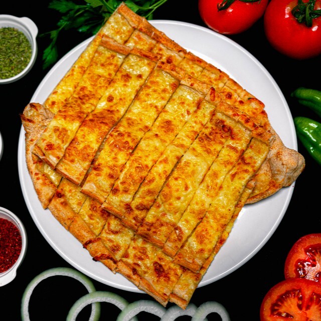 Kaşarlı Yumurtalı Pide