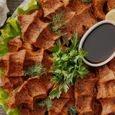 250gr.ZEYTİNYAĞLI ÇİĞ KÖFTE GARNİTÜRLÜ
