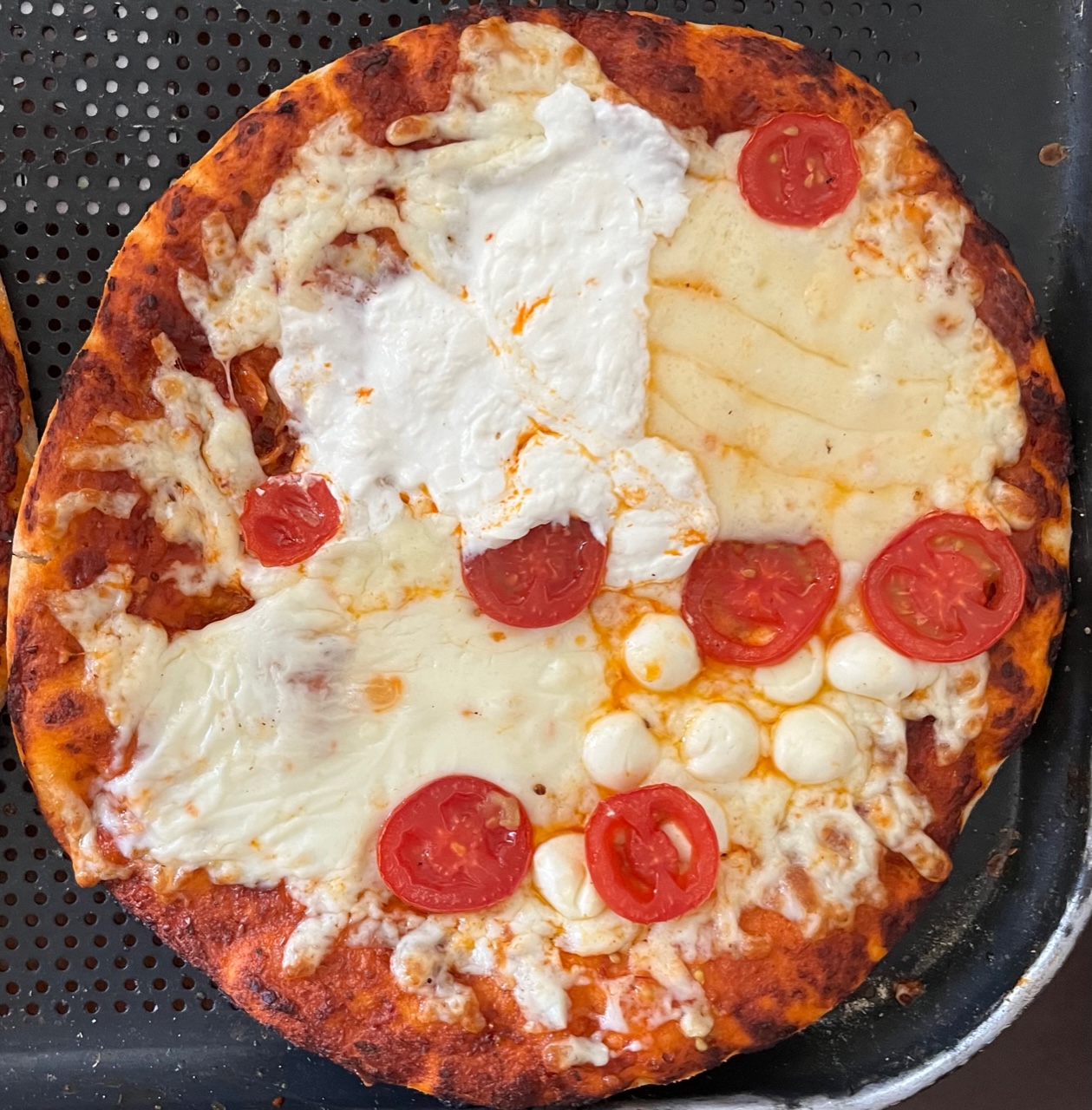 4 Peynirli Pidza