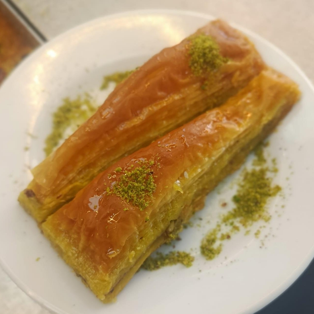Antep Fıstıklı Havuç Dilim Baklava (500 g)