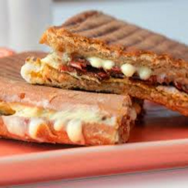 Pastırmalı Kaşarlı Tost
