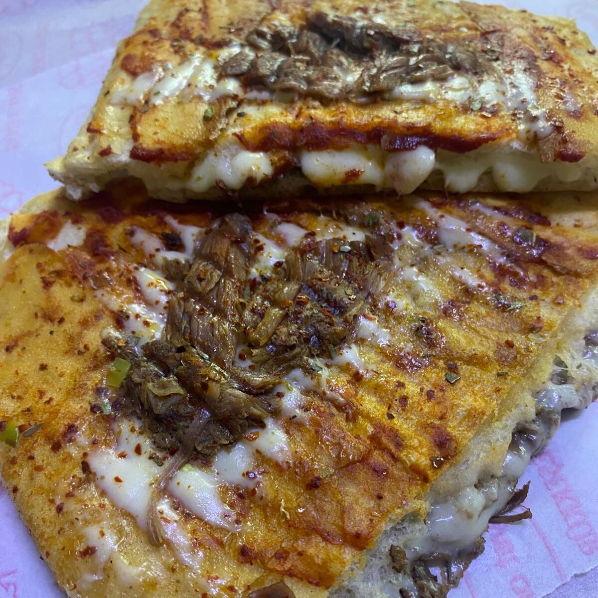Keyifli Lezzetler Kavurma-Kaşar Tost (Yarım Ekmek)