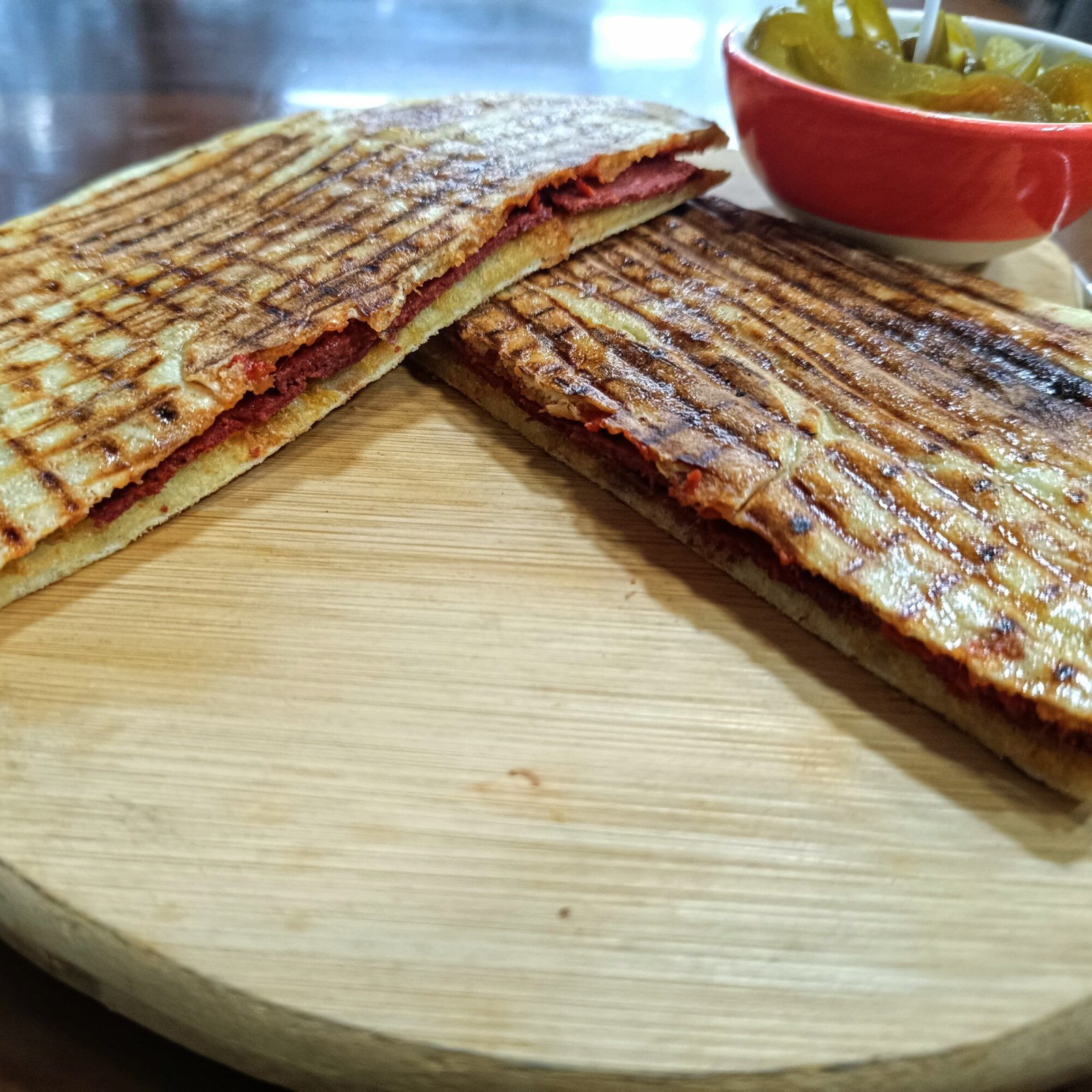 Sucuklu Bazlama Tost