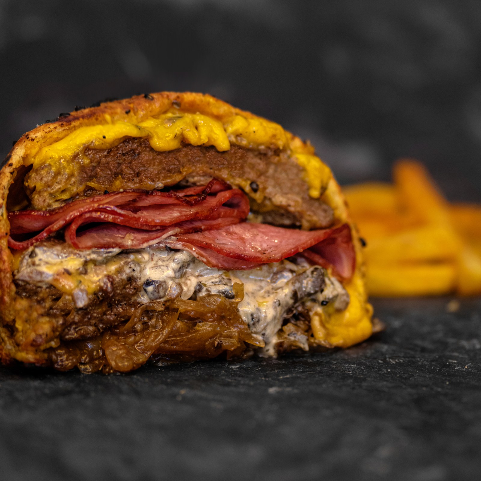 Calzone Pastırma Burger