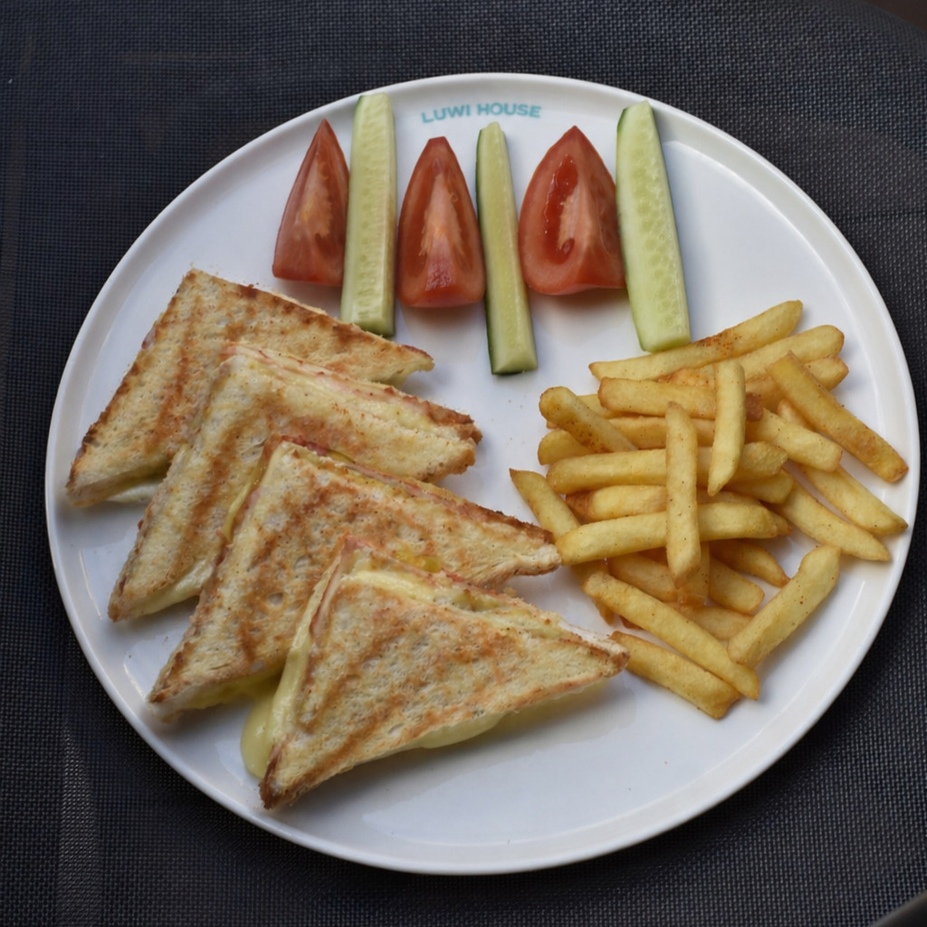 Kaşarlı Tost Tabağı