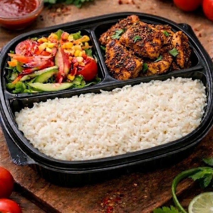 Kajun Baharatlı Tavuk & Pirinç Pilavı