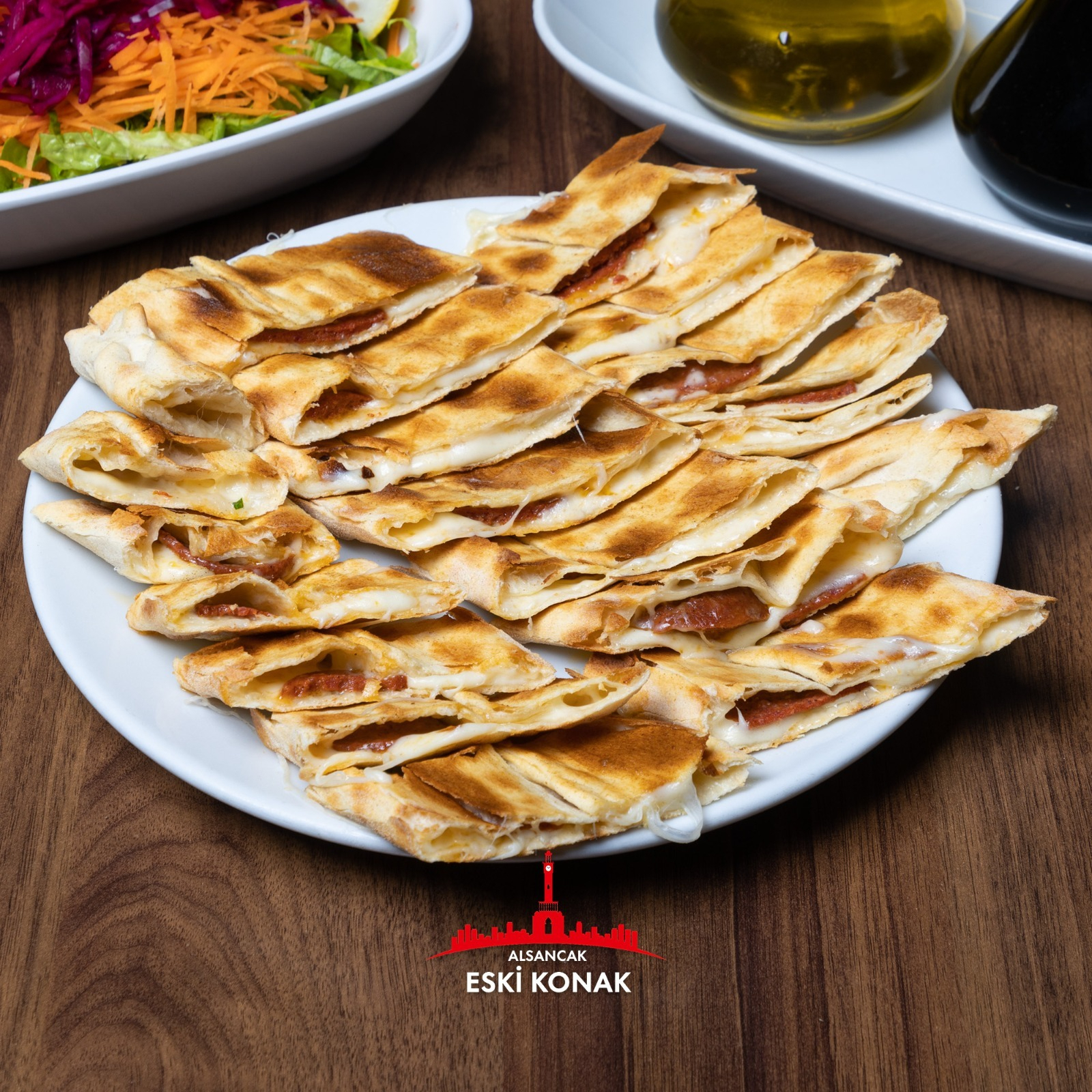 Sucuklu Kaşarlı Pide