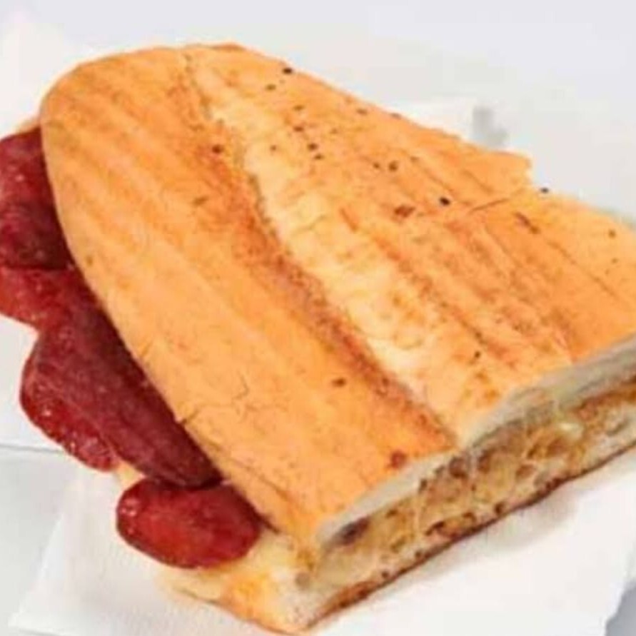 Sanayi Tostu Üç Çeyrek Ekmek Yumurtalı Sucuklu Kaşarlı Salçalı