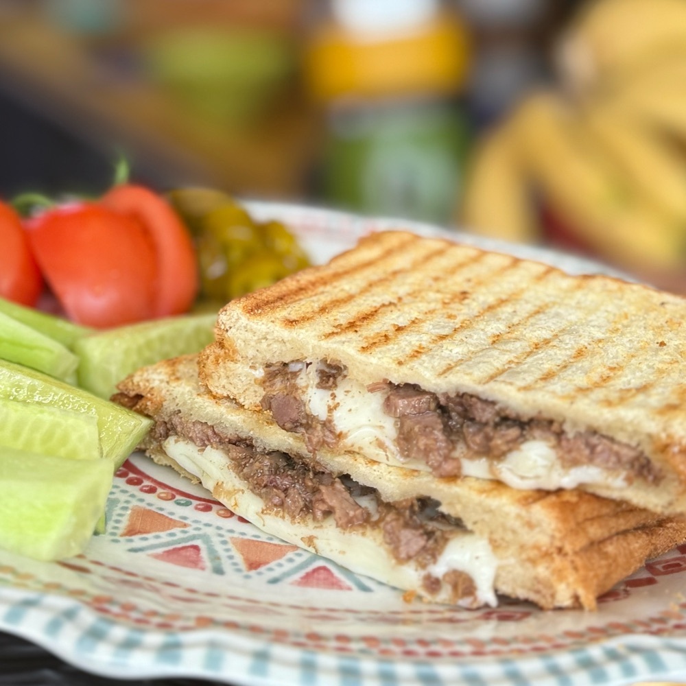 kavurmalı kaşarlı tost
