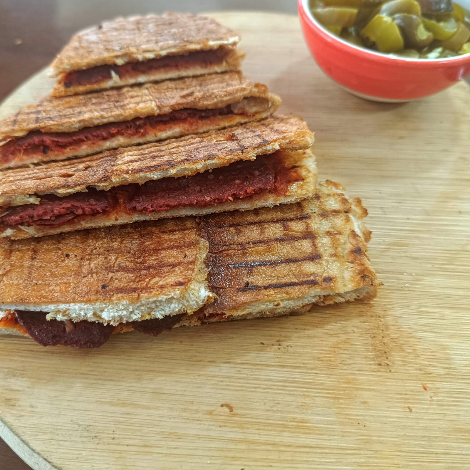 Yarım Ekmek Arası Sucuklu Tost