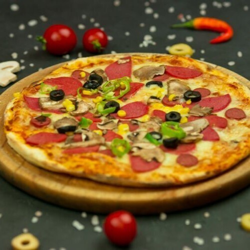 Cheddarlı Karışık Pizza Sucuk Sosisli Mantarlı Mısırlı Biberli Gurme VIP Pizza (Büyük Boy)