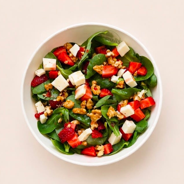 Çilekli Semizotu Salatası 20 gr. Protein Pt. Ezgi Nur Altaş Önerisi